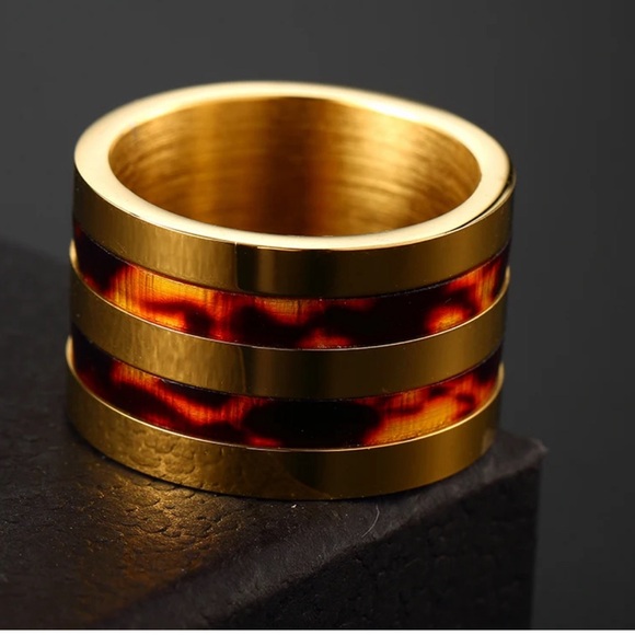 FASHION JEWELRY RING WOMEN STAINLESS STEEL WIDE MIXED COLOR DESIGN SIZE SIX 6 - Picture 1 of 4